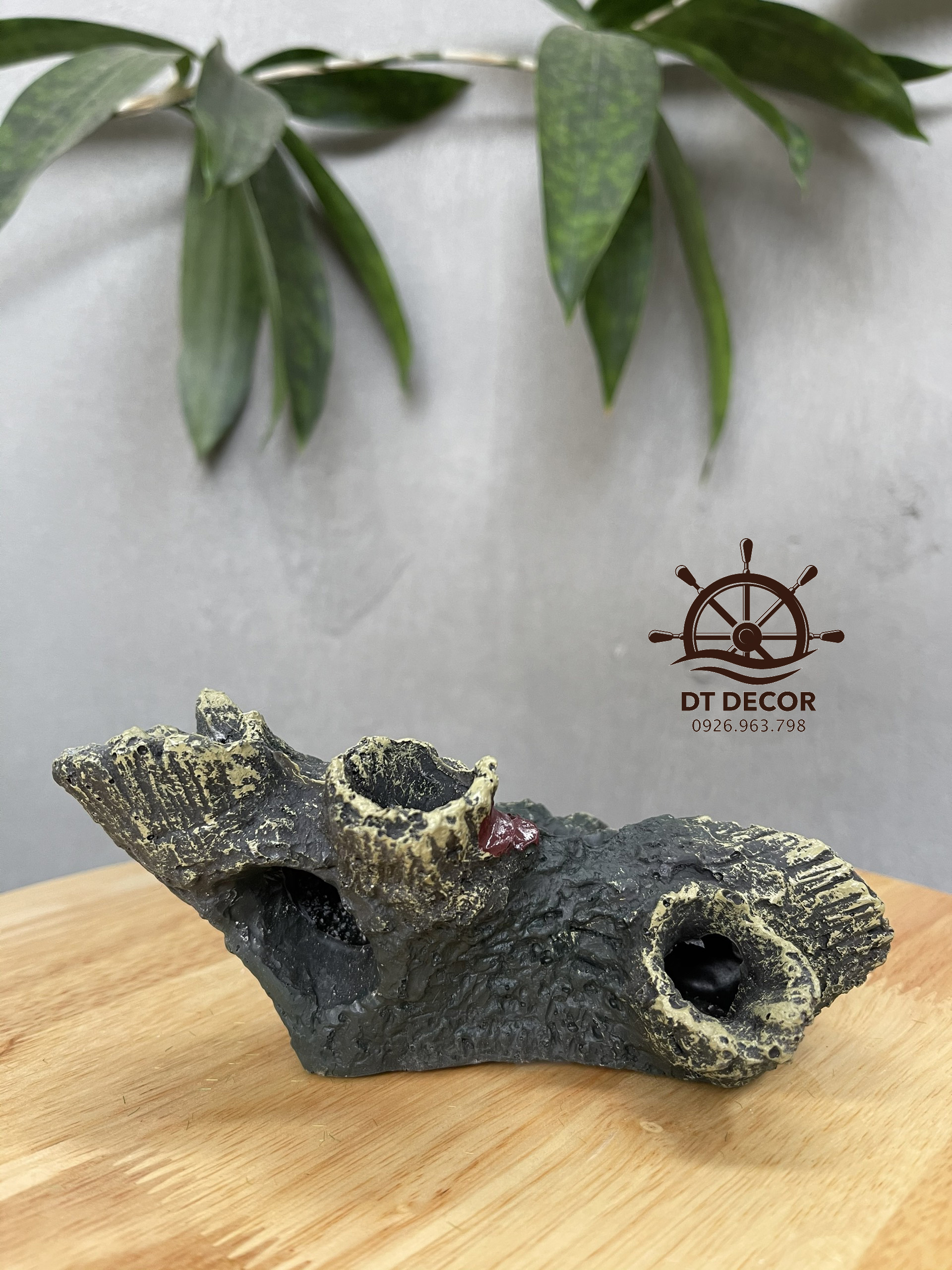 Khúc gỗ 3 lỗ trồng cây